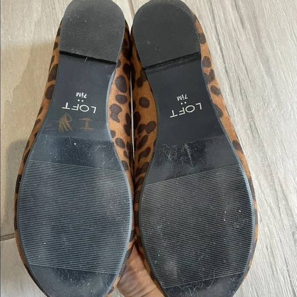 Ann Taylor Loft Round Toe Leopard Flats Size 7.5 - Picture 4 of 4